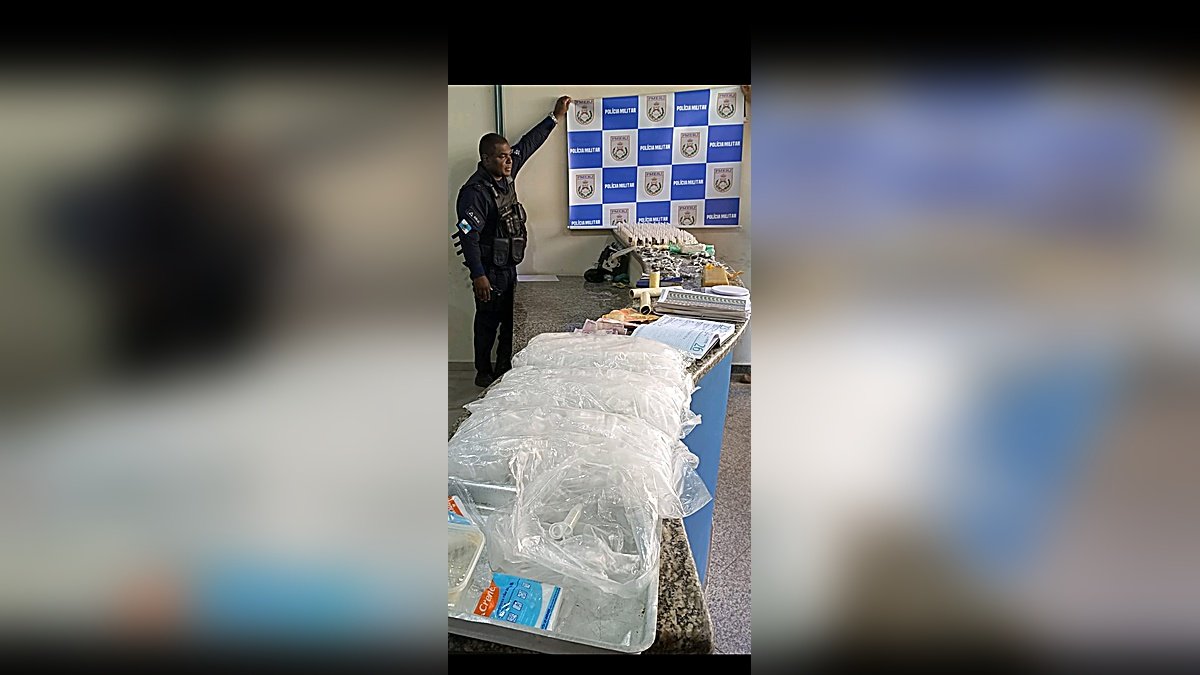 PM apreende quase 2 kg de drogas e prende três suspeitos por tráfico em Piraí 